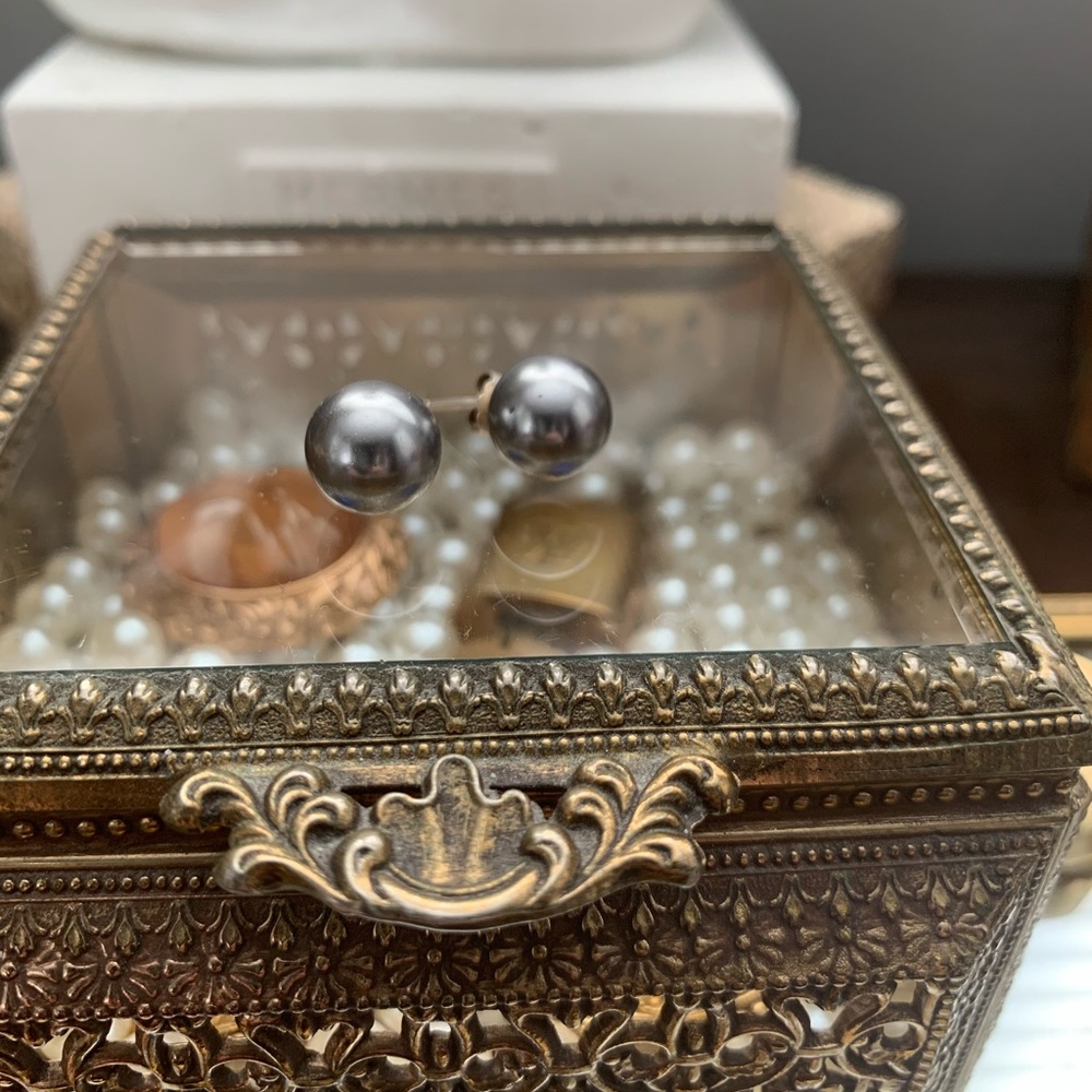 Pewter pearl earrings